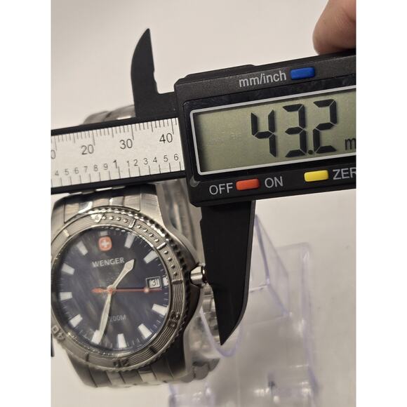 Wenger Swiss Military Men's Blue Dial Quartz 200m Dive Watch. 43mm. New Battery - Picture 7 of 14